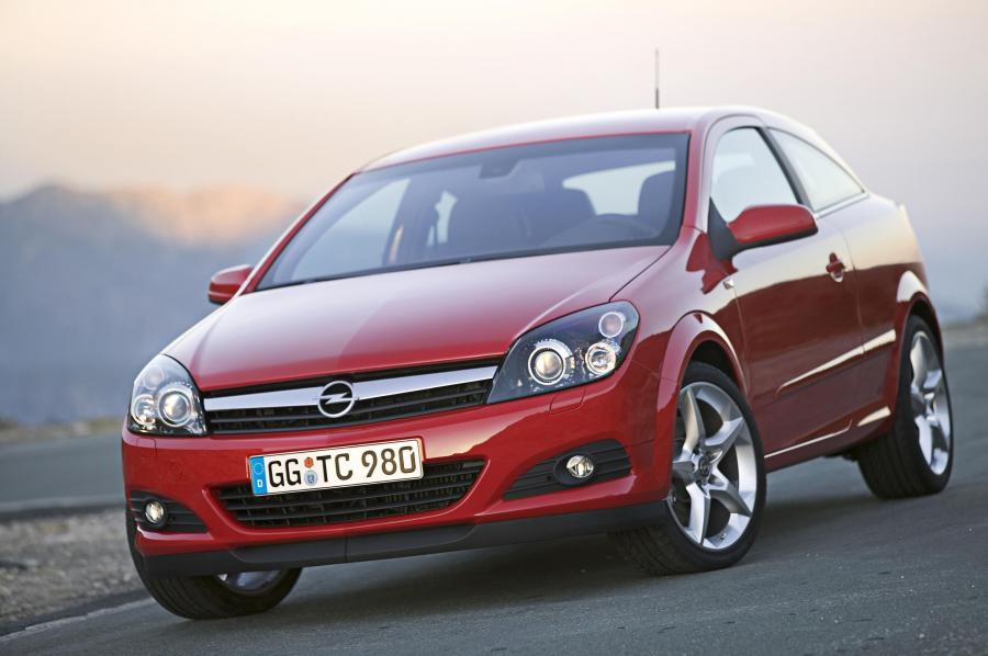  Opel Astra GTC 2005 года  (фото 41 из 212)